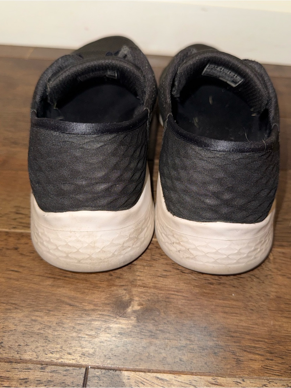 Skechers GOwalk Slip-ins Women’s Size 10 Black Air Cooled Memory Foam Shoes - Picture 3 of 6